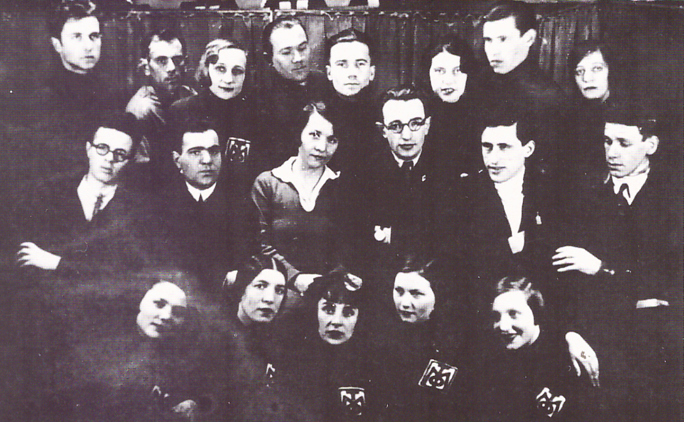 З. Пігулович (в центрі) разом з акторами театру «ТЕМАФ» (1930-ті рр..)